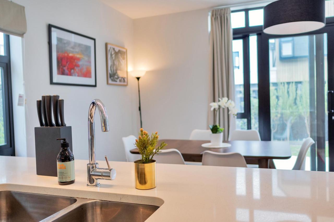 Blissful Breeze Townhouse With Parking And Patio Villa Auckland Luaran gambar